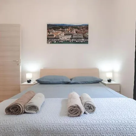 Free Wifi - Netflix - Sterpeto Elegant Daire Trieste
